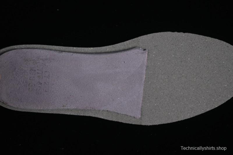 Converse Chuck 70s Low-Top Casual Sneakers with Black-Pink Chain Design - A09542C