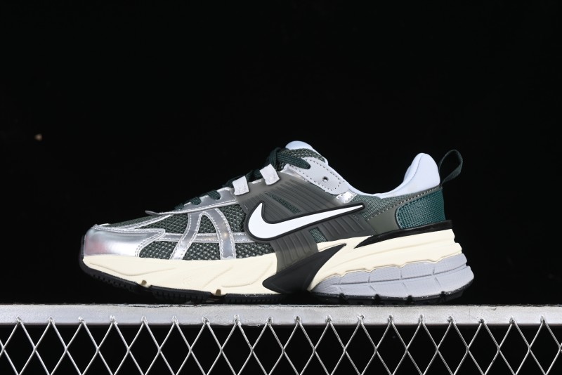Nike V2K Runtekk 3XL Retro Low-Top Running Shoes with Shock Absorption and Anti-Slip Design - HJ4497-300