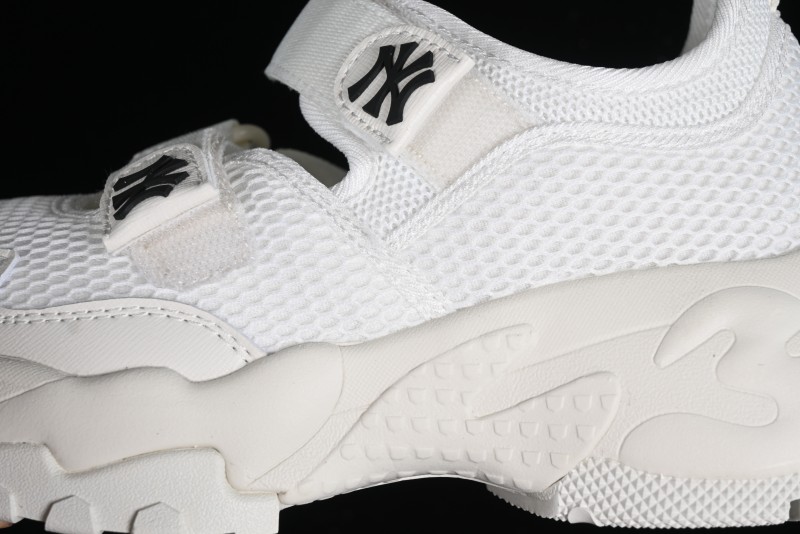 New York Yankees MLB Bigball Chunky Mask Jane Thick Platform Casual Sandals - 3ASDBCM4350IVS