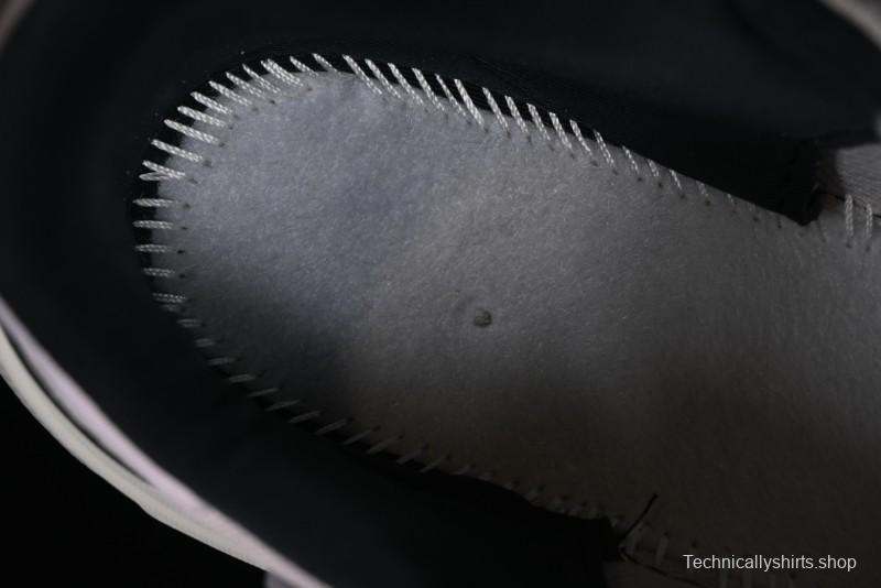 Nike Runtekk Run V2K Low-Top Retro Running Shoes with Cushlon Midsole and Anti-Slip Design - FN6703-001