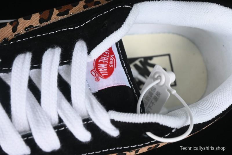 Vans Classics Knu Skool Sneakers with Leopard Print Logo in Black - VN000D2GBA2