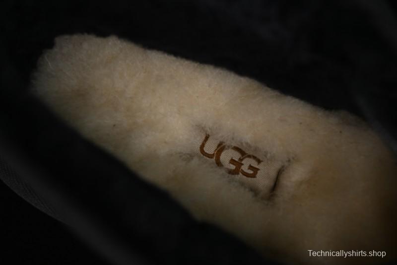 UGG Neumel Moc Ankle Boots in Suede with Shearling Lining - 1121645