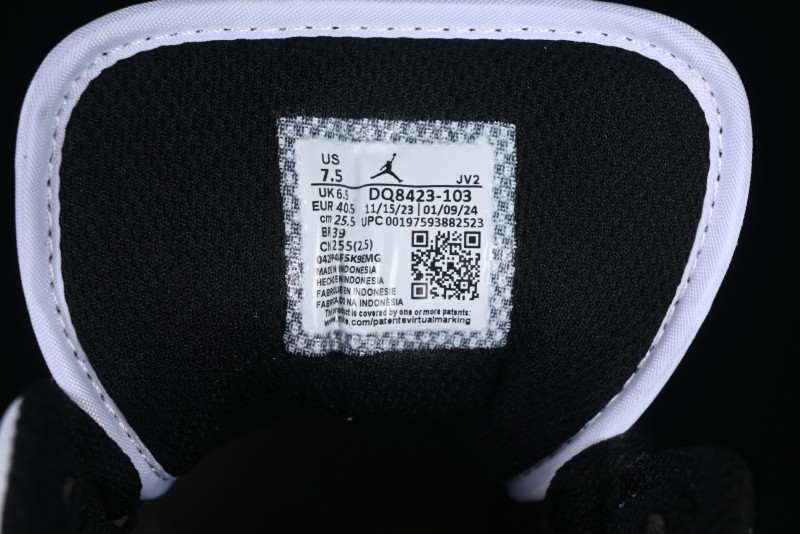 Nike Air Jordan 1 Mid AJ1 Basketball Shoes in Black White Silver - DQ8423-103