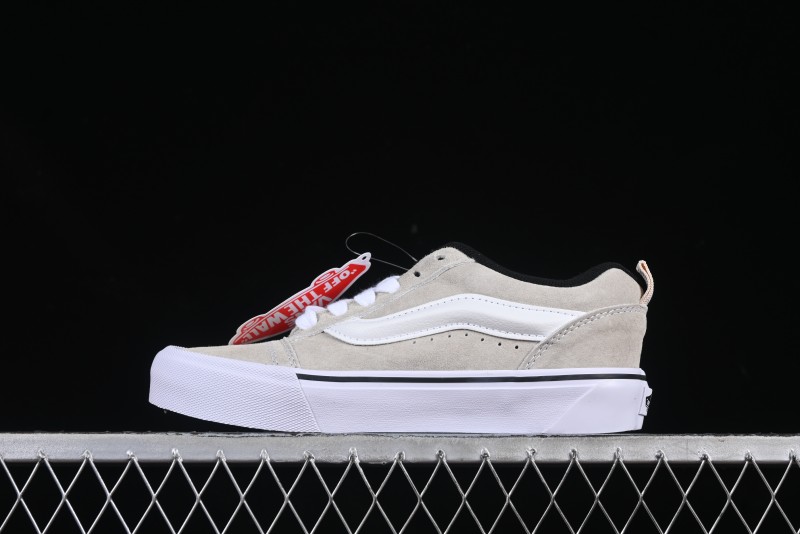 Vans Knu Skool Low-Top Retro Chunky Sneakers - VN0009QCBLK