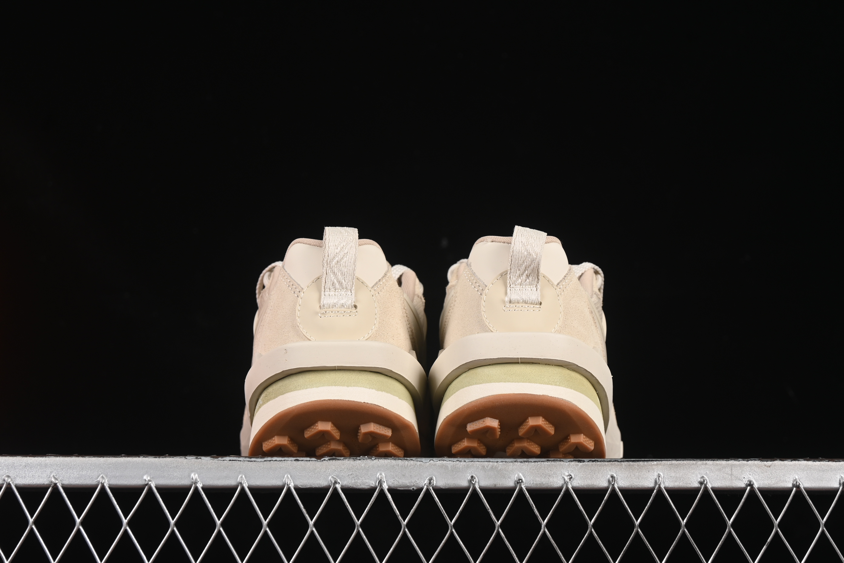 Nike Sacai Zegamadome SP Low-Top Lifestyle Sneakers with Functional Design - HQ8618-101