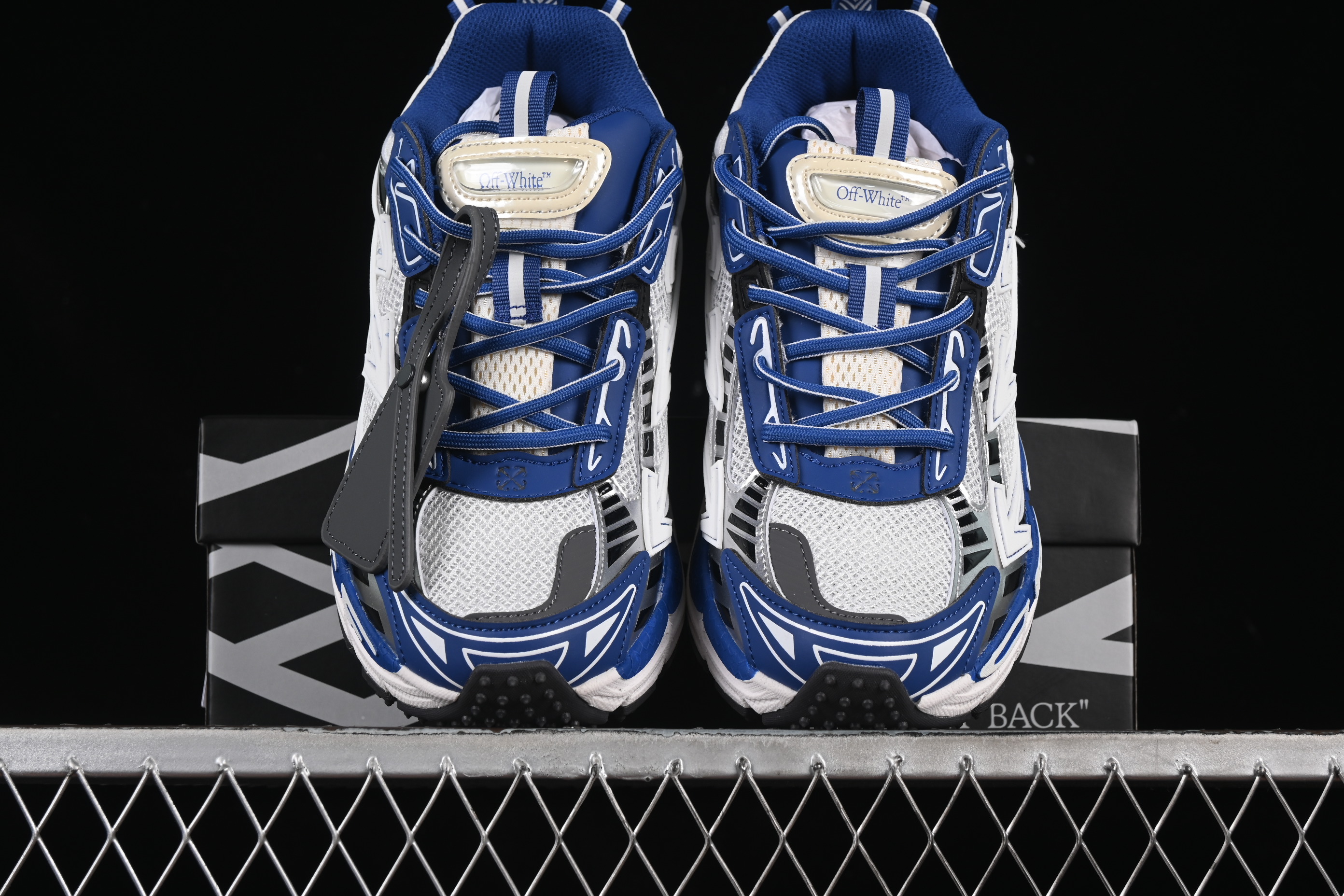 Off-White Be Right Low-Top Lifestyle Sneakers in White Blue - X.E5