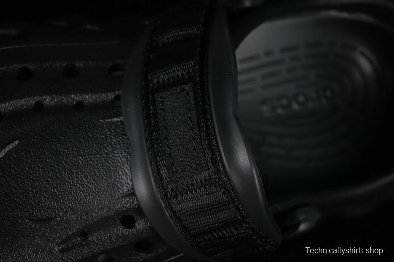 Crocs Classic Clog Slip-On Beach Sandals with Ventilation Holes - B.D4