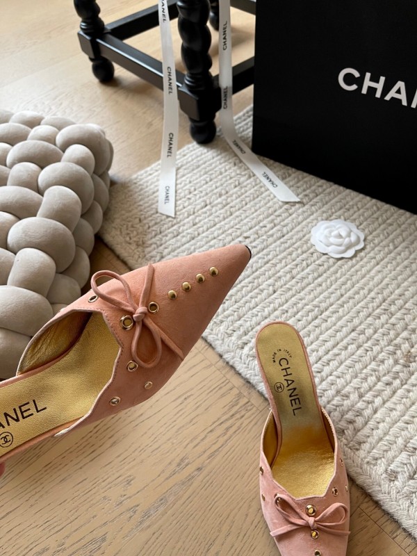 2025 Women Chanel Pink Suede Mules