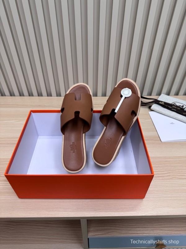 2025 Women Hermès Brown Leather Slippers KFY00280