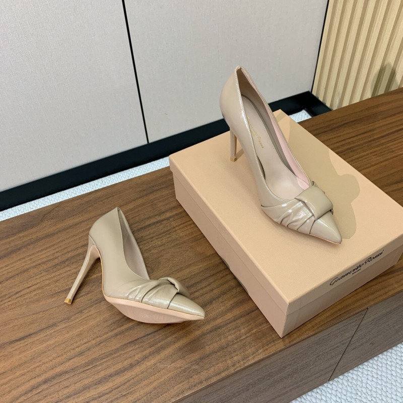 2025 Women Gianvito Rossi Beige Leather Pumps KFY00300
