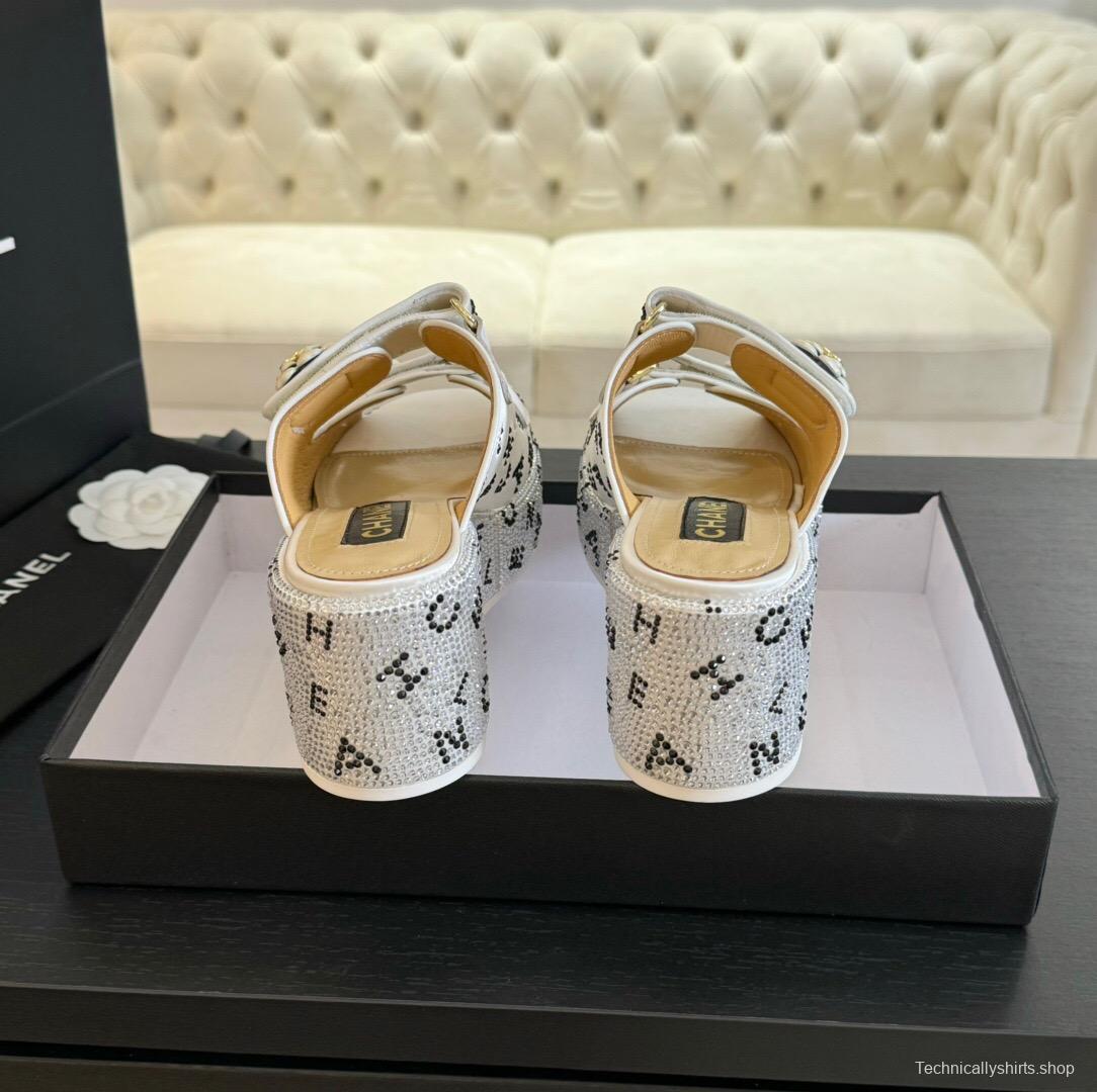 2025 CHANEL White Leather Slippers LY00330