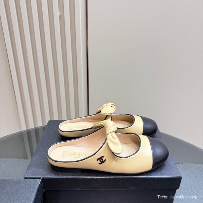 2025 Women Chanel Beige Black Leather Slippers KFY00270