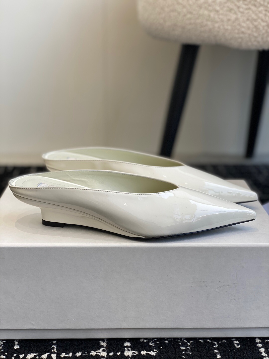2025 Women Toteme White Patent Leather Mule Shoes
