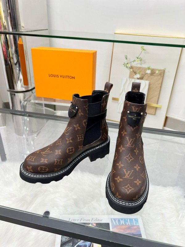 2024 Women Louis Vuitton brown leather ankle boots MJ00310