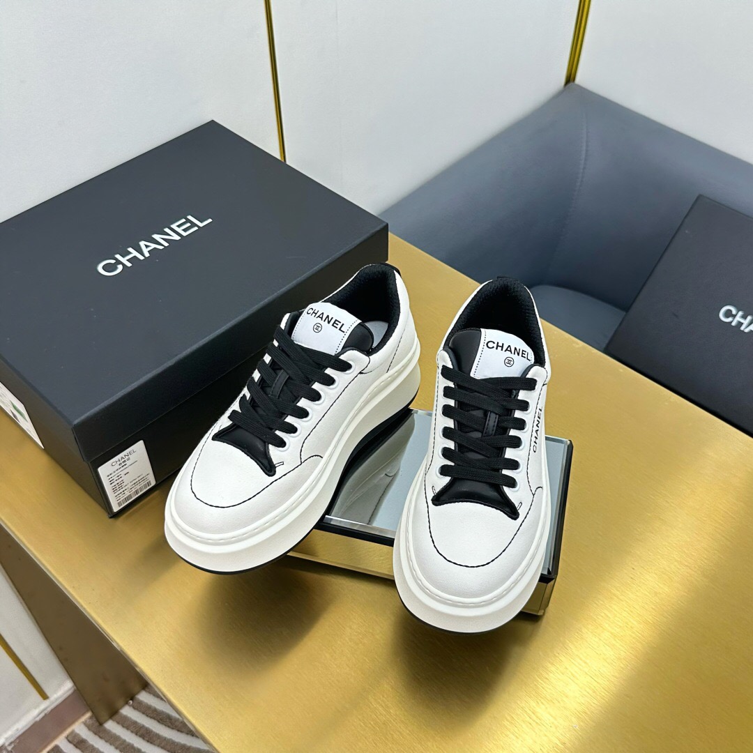2025 Unisex Chanel White Black Silk Leather Sneakers Embroidery
