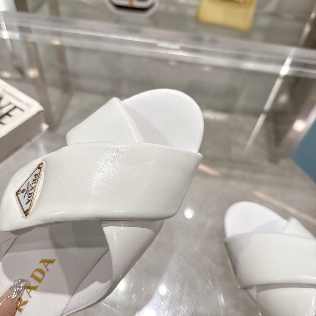 2025 Women Prada White Leather Slippers