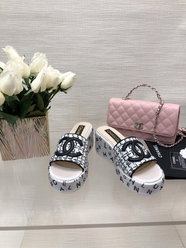2025 Women Chanel Black White Textile Slippers LY00320