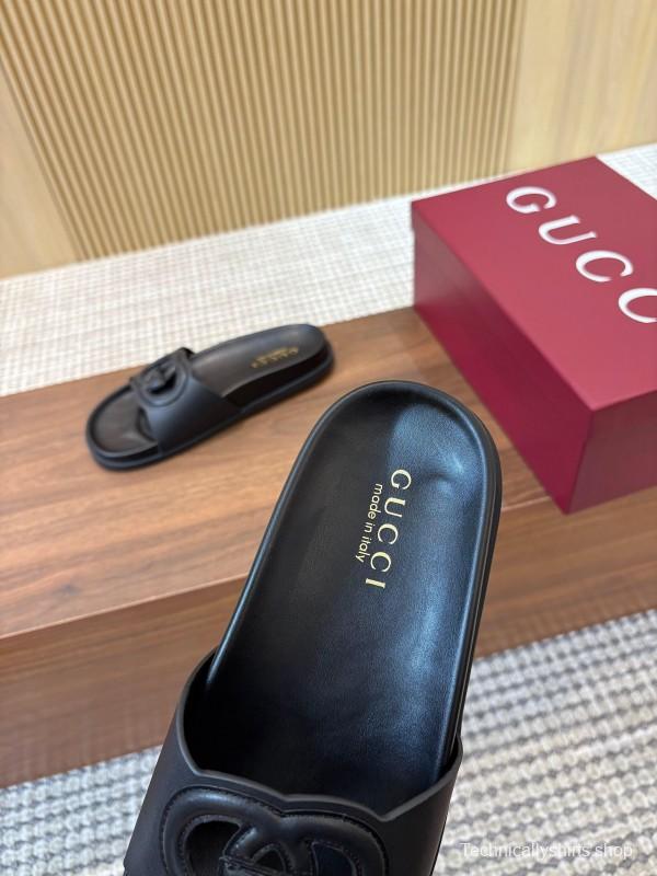 2025 Women Gucci Black Leather Slippers Interlocking G LY00230