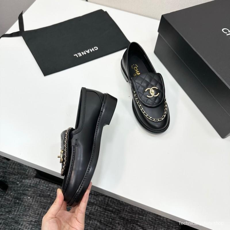 Chanel Classic Flap Chain CC Loafers with Buckle Closure - LY00320