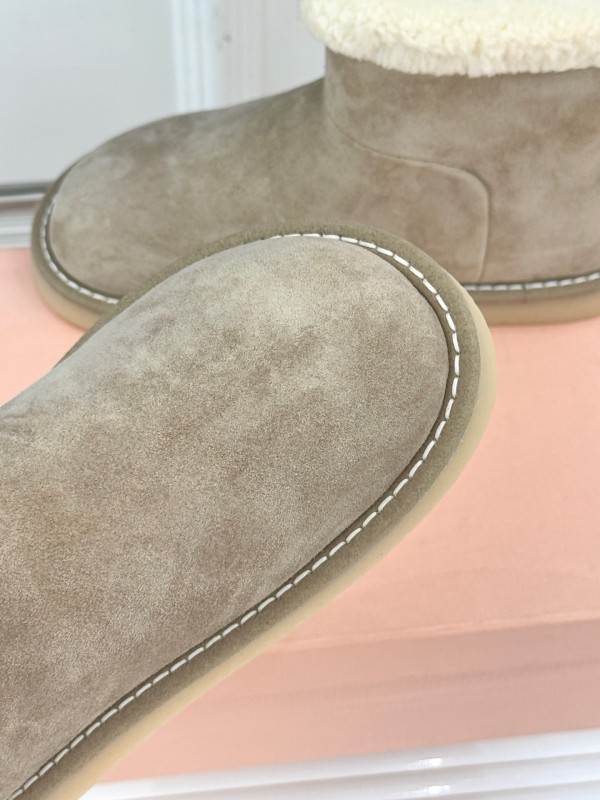 Miu Miu Retro Shearling Platform Snow Boots - KFY00300