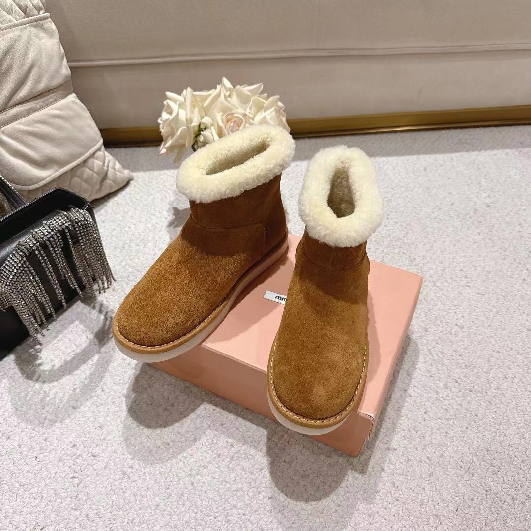 MIU MIU Snow Boots with Shallow Cut Design and Anti-Slip Sole - LY00300