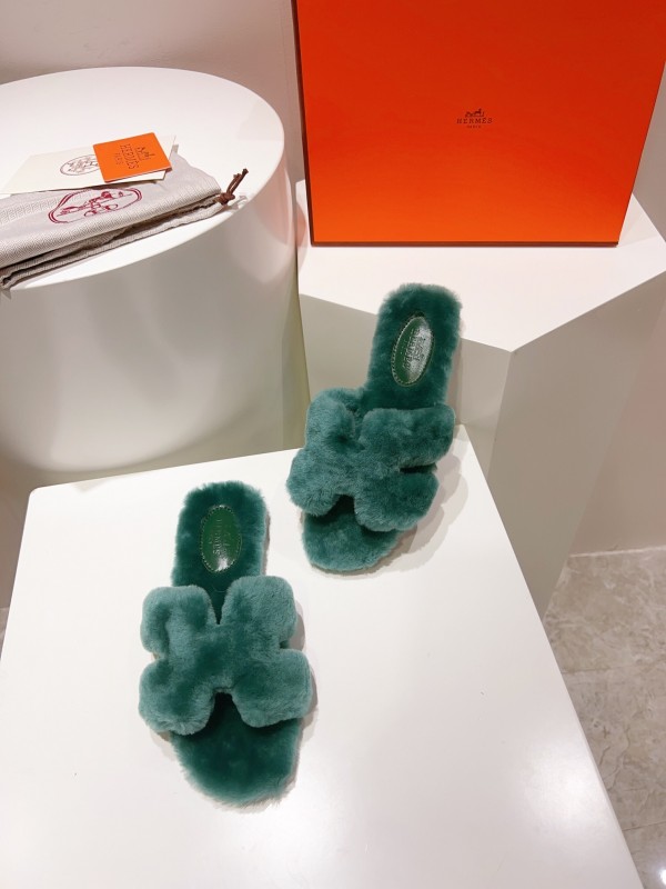 Hermès Teddy Wool H Slippers Flat Sole Fur Slides - LY00240