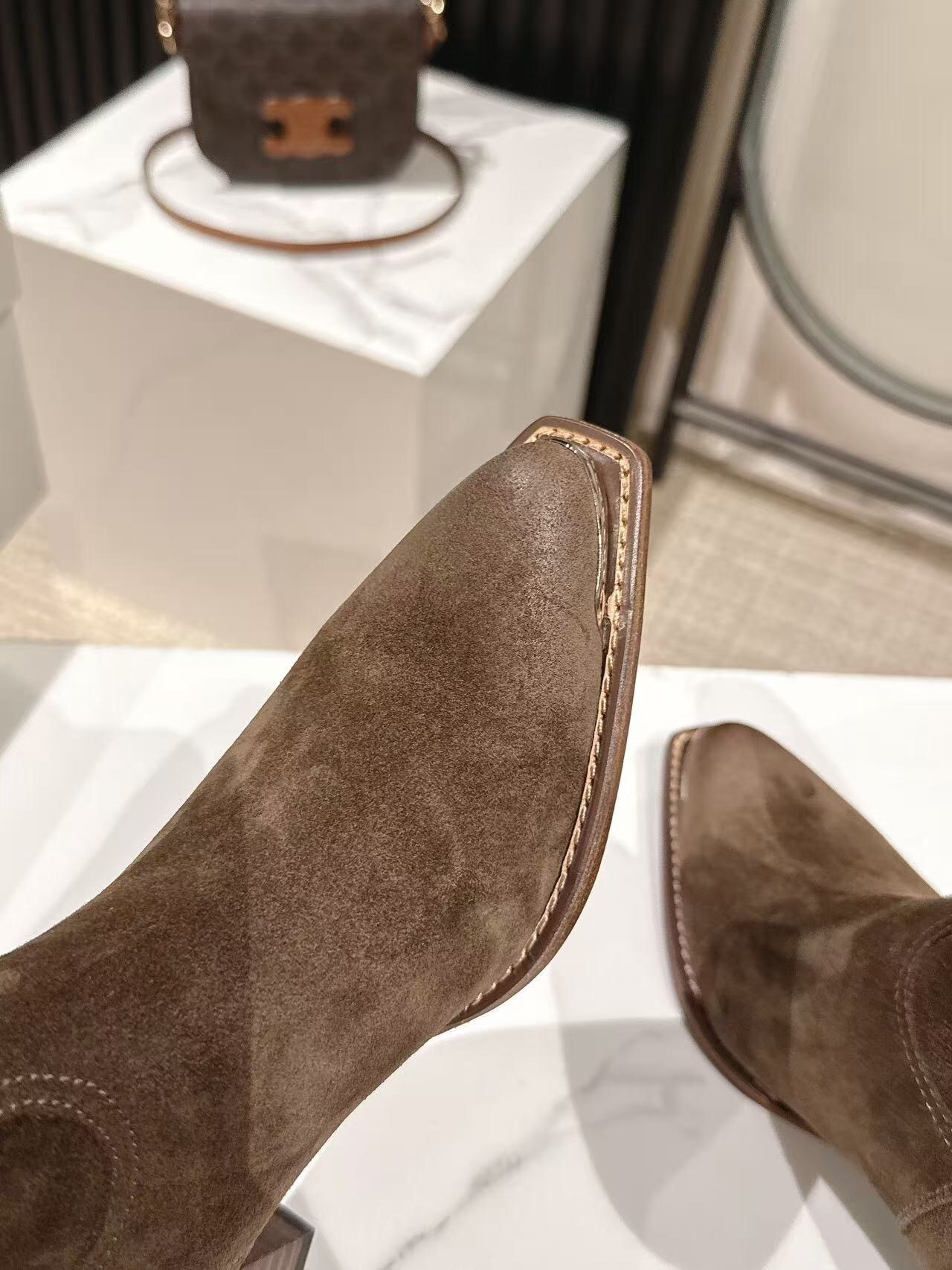 CELINE 2025/SS Fashion Boots Retro European Style - LY00410