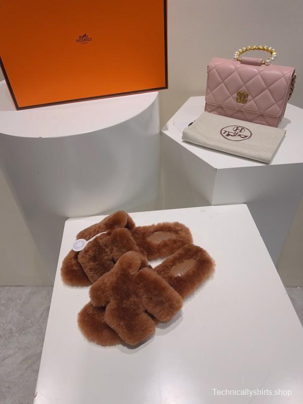 Hermès 2025 SS Love Fur Slippers Flat Sole Autumn Winter Style - LY00240