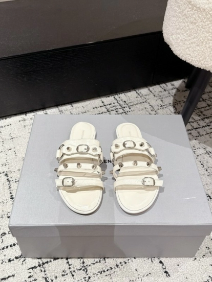 Balenciaga Cagole Metal Studded Sandals Series - KFY00260