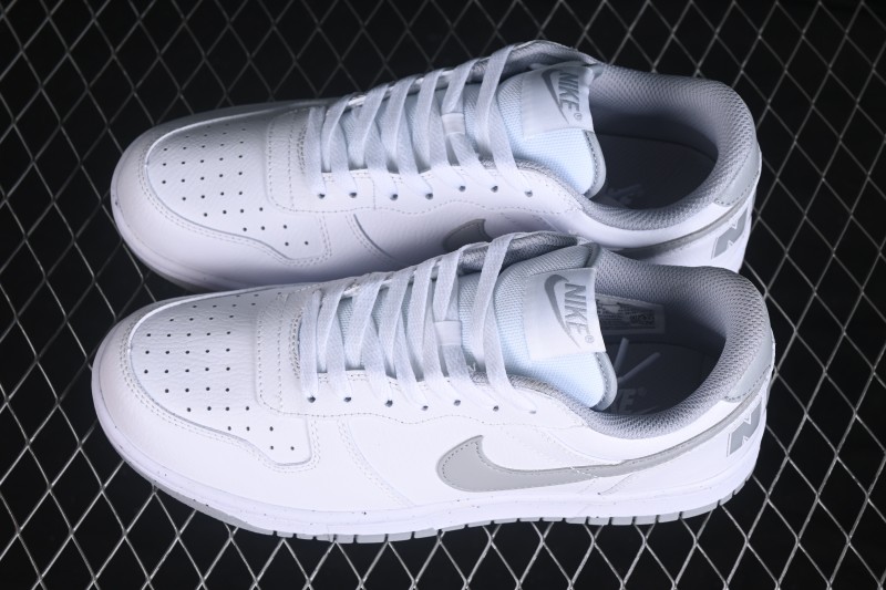 Nike SB Dunk Low Retro Skateboarding Shoes in White and Grey - 355152-106