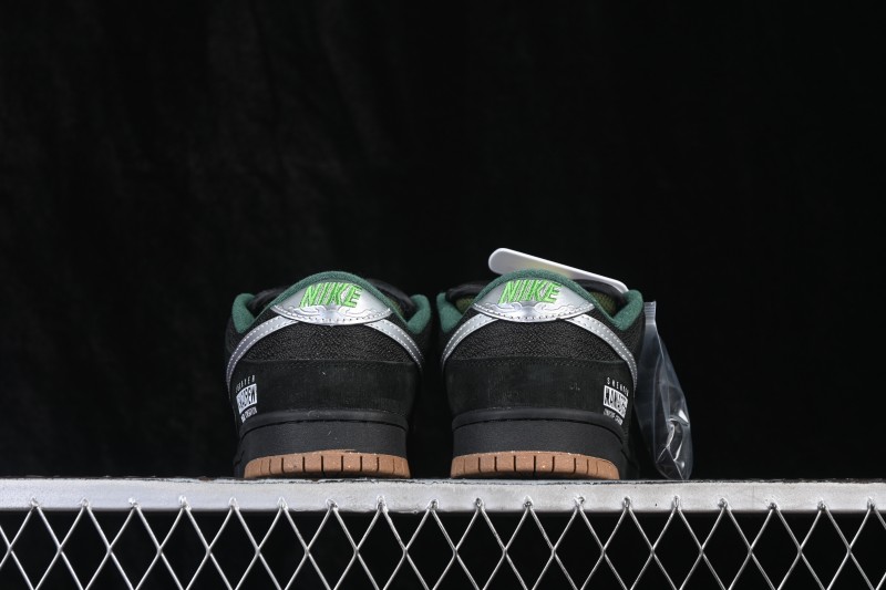 Nike SB Dunk Low Skateboarding Shoes with Cushioned Collar and Premium Leather - FQ7585-200