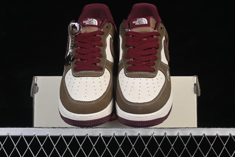 Nike Air Force 1 '07 Low Basketball Shoes with Co-Branded Design and Classic Cushioning - BK1916-011