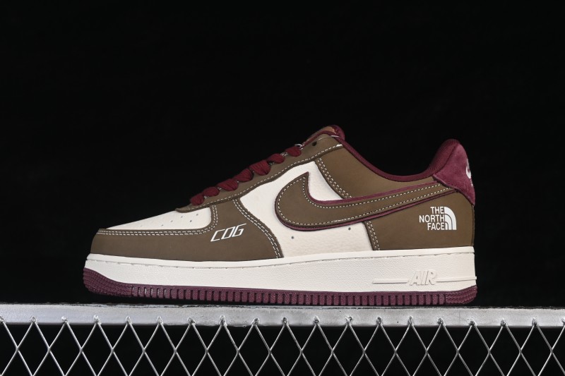 Nike Air Force 1 '07 Low Basketball Shoes with Co-Branded Design and Classic Cushioning - BK1916-011