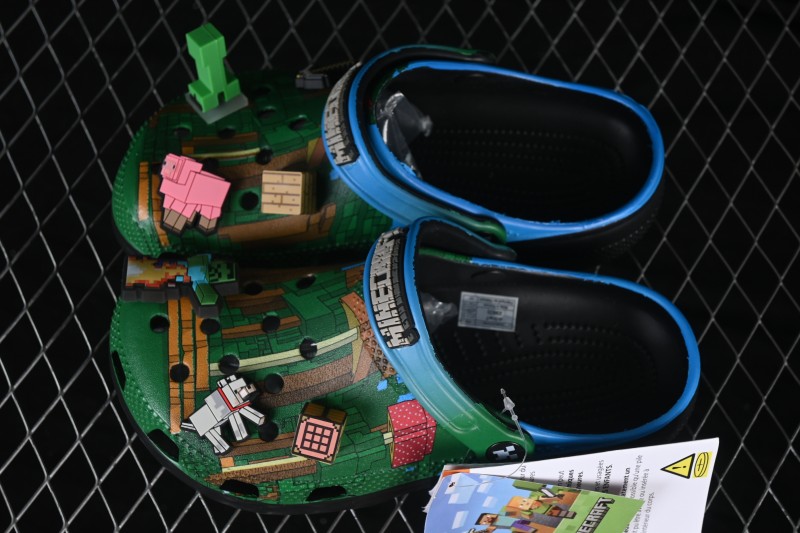 Crocs Classic Clog EVA Unisex Comfort Clogs with Minecraft Graphic Design - Minecraft x Crocs Classic Clog Green Blue