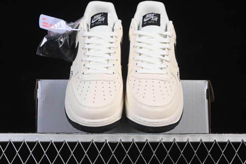 Nike Air Force 1 '07 Low Classic Basketball Sneakers with Cream and Black Color Blocking - LD1999-018