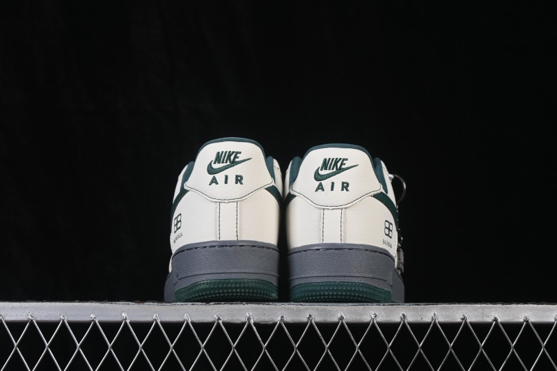 Nike Air Force 1'07 Low Basketball Shoes with Full-Length Air Cushion - KD1688-009
