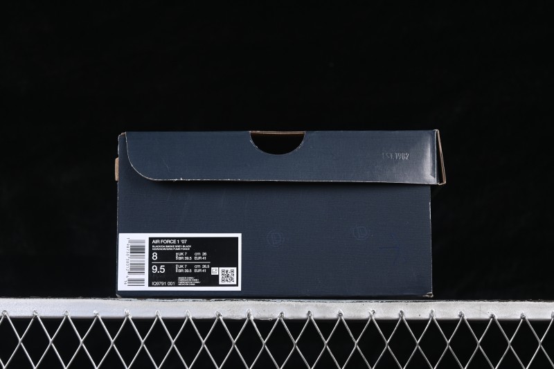 Nike Air Force 1 '07 Low Casual Sneakers with Matte All-Black Finish and Full-Length Air Cushion - IQ9791-001