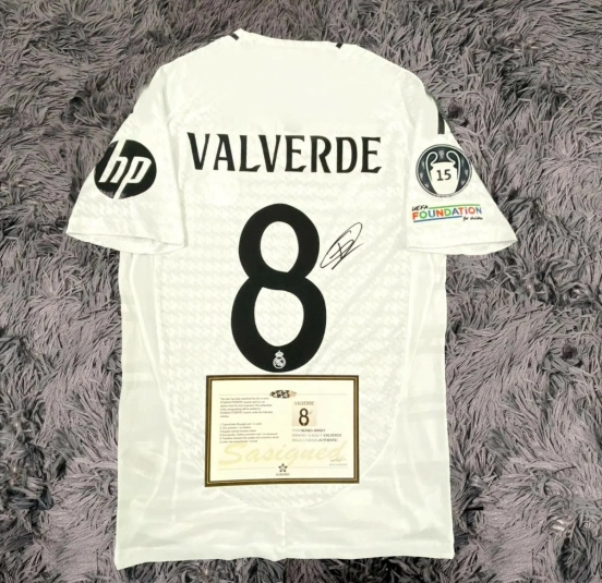 VALVERDE SIGNED REAL MADRID 24/25